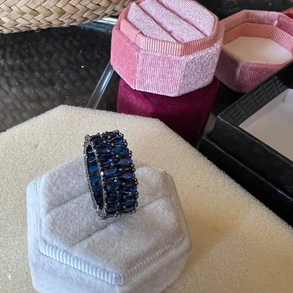 Hematite finish blue sapphire crystal ring size 8 HRTDB1
